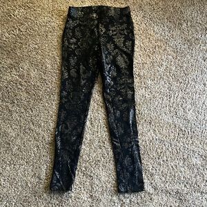 HUE ponte baroque foil print leggings